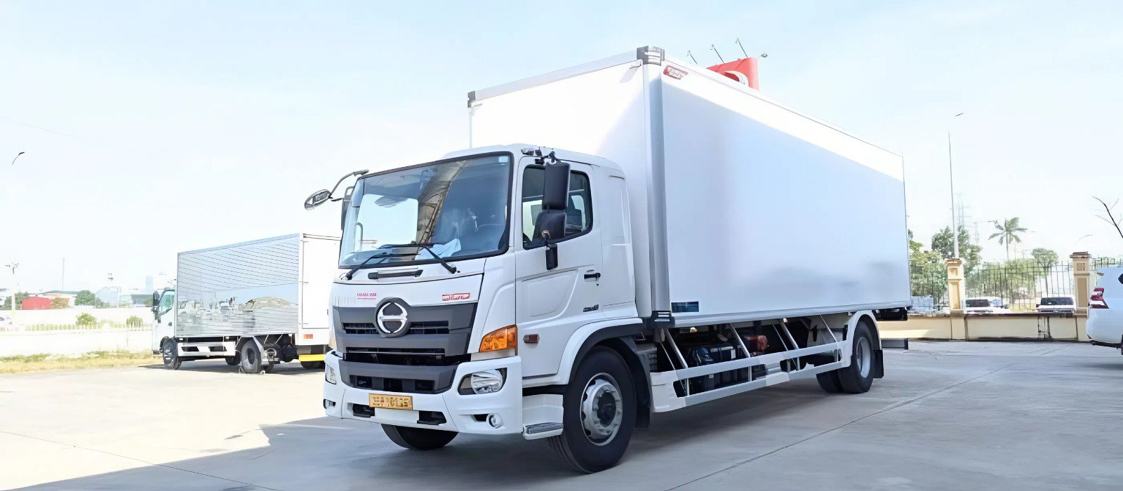 Xe Hino 500 đóng thùng bảo ôn tại Đại lý