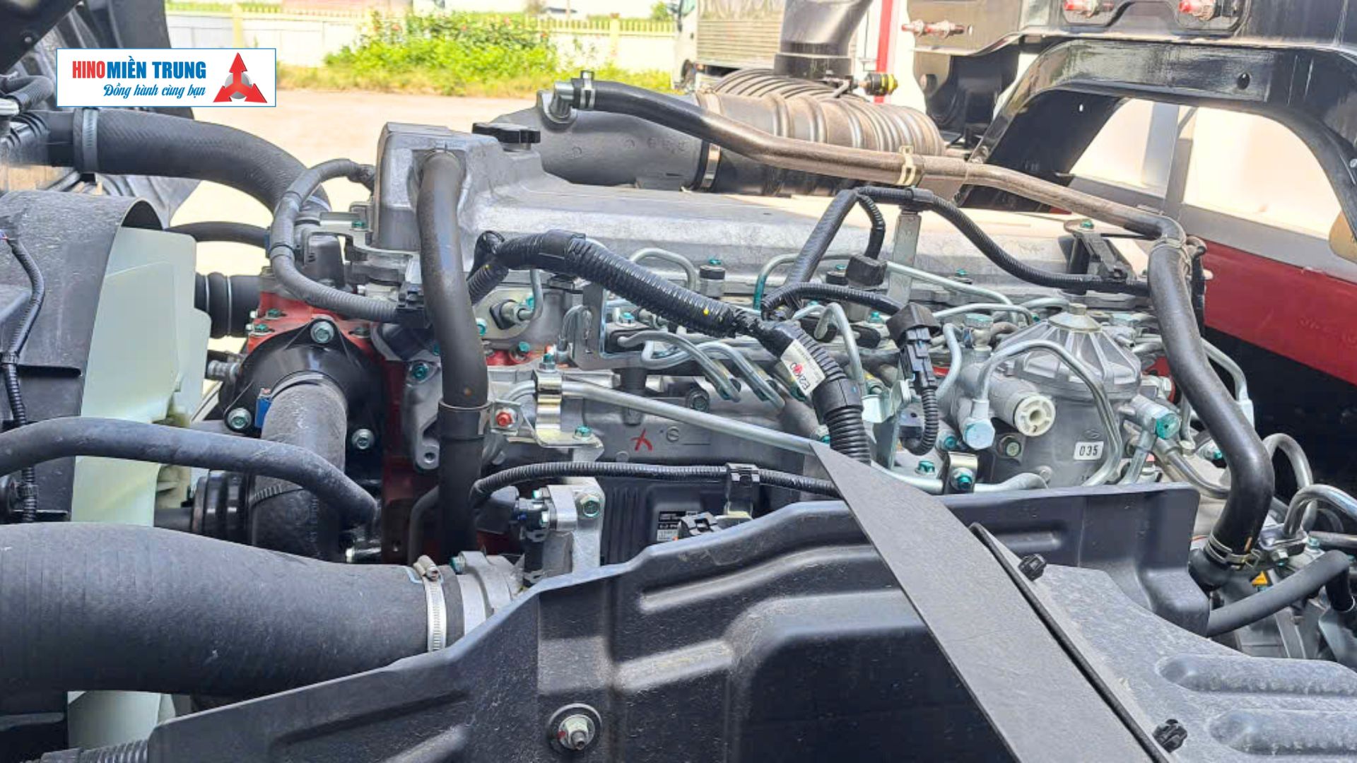 Xe trang bị động cơ diesel J08E-WB