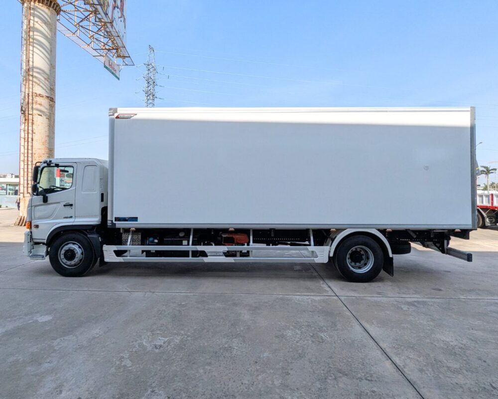 Xe tải Hino 500 FG8JT8A-PGV 16 tấn