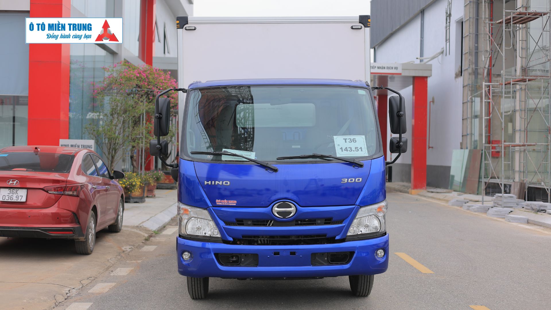 Ngoại thất xe tải Hino300 XZU710