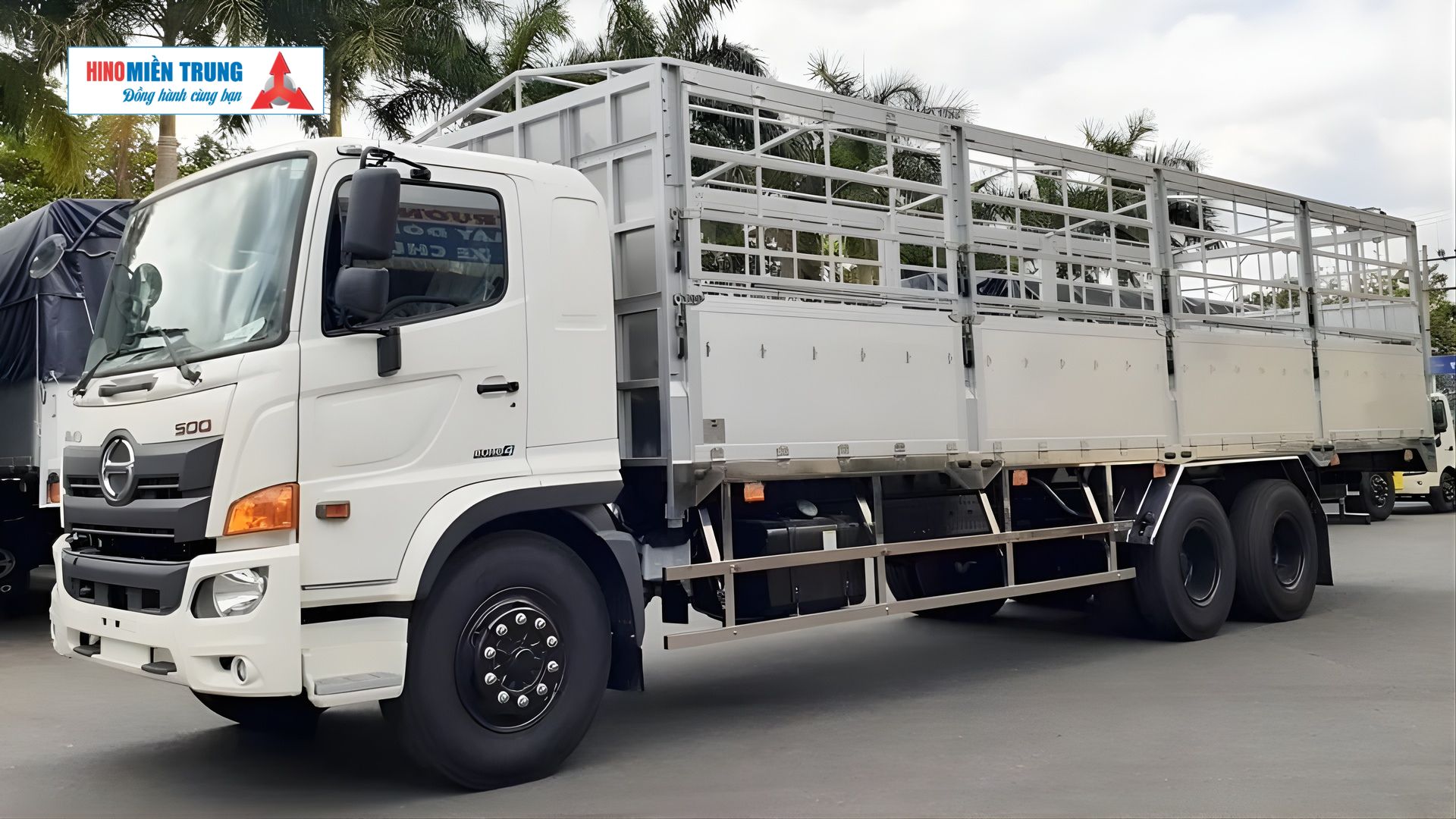 Hino FL Chiều dài sát xi