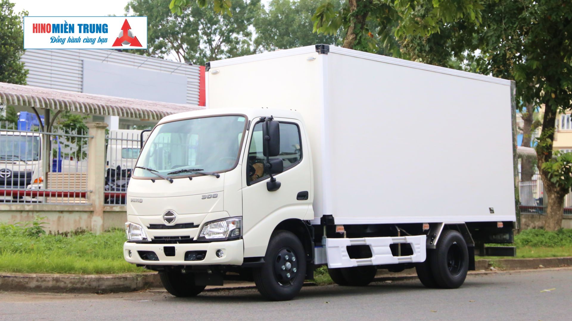 Hino XZU650 - Phiên bản thùng bảo ôn
