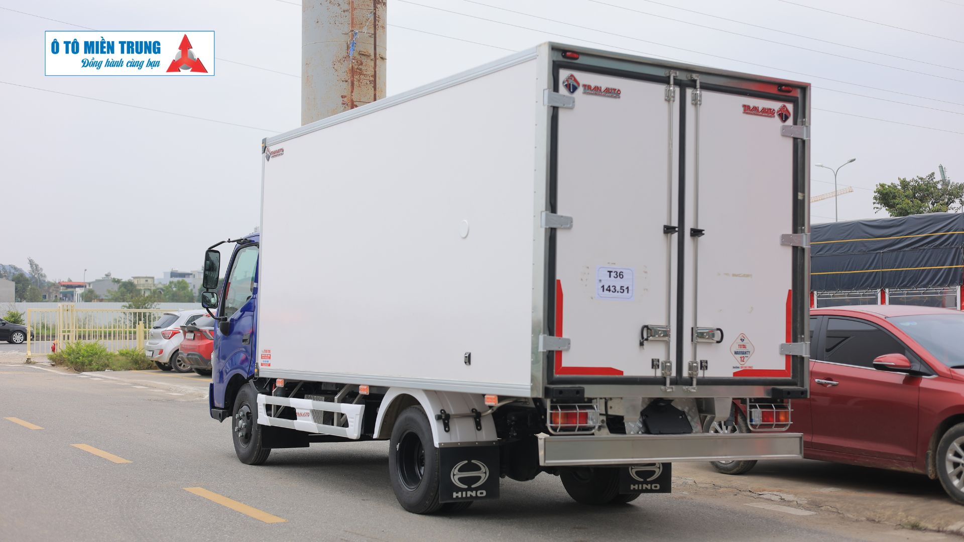 hino 300 euro 5 đóng thùng kín