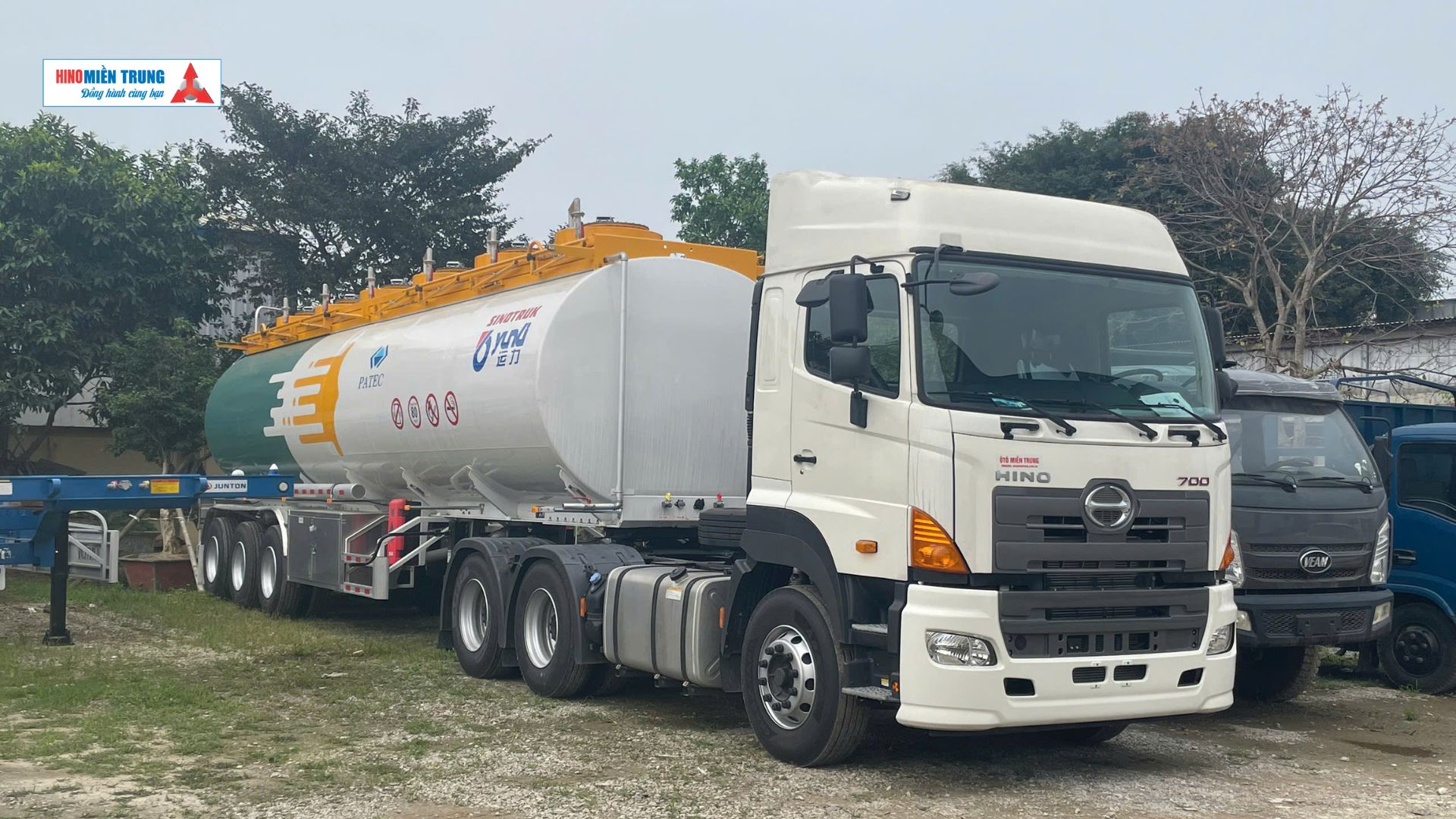 Xe đầu kéo Hino 700 nhập khẩu tại đại lý Hino Thanh Hóa
