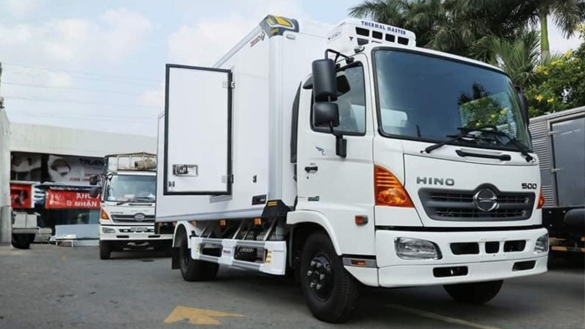 Xe tải hino 500 fc euro 4 thung đông lạnh