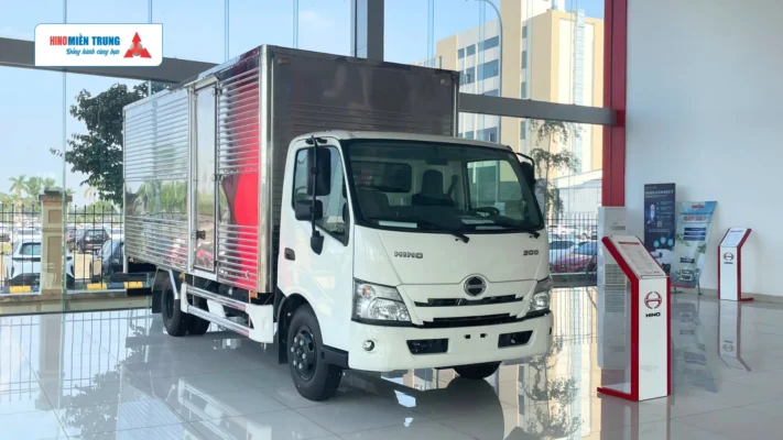 Xe Hino 300 - Thùng Kín