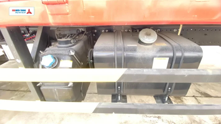 Bình nhiên liệu trên xe Hino 500